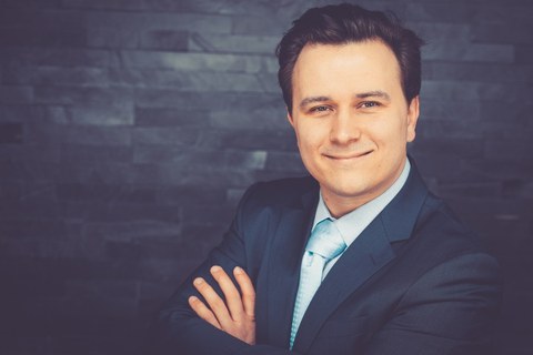 Prof. Dr. Tristan Becker
