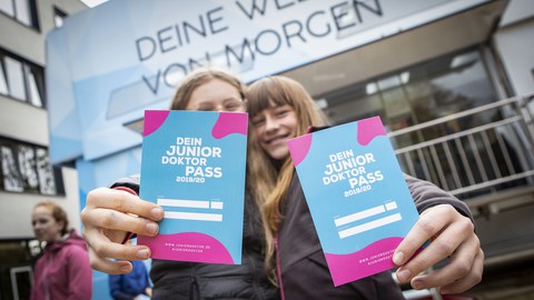 Es sind Teilnehmer des Juniordoktorprogramms zu sehen