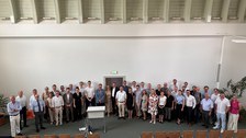 Zu sehen ist das Gruppenbild des Logistik-Symposium zum Abschied von Prof. Lasch