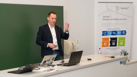 Zu sehen ist Prof. Dr. Uwe Wieland