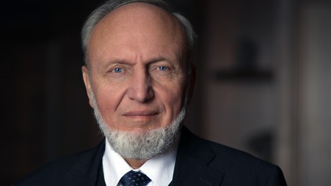 Zu sehen ist Prof. Dr. Hans-Werner-Sinn