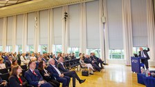 Zu sehen ist das Auditorium bei der Abschiedsveranstaltung für Prof. Milbradt