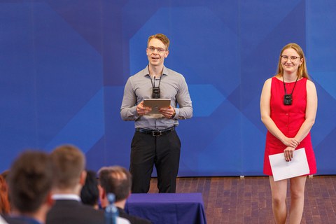 Zu sehen sind Felix Reinsch und Katharina Wissing