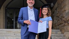 Zu sehen sind Prof. Thum und Ronja Huhn 