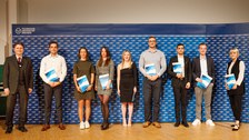 Auszeichnung der besten Absolventinnen und Absolventen