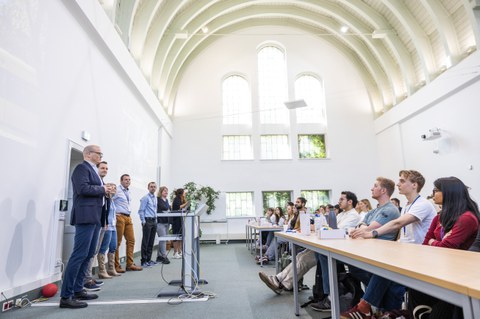 Zu sehen sind die Lecturer bei der Summer School 