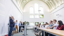 Zu sehen sind die Lecturer bei der Summer School 