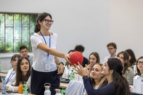 Zu sehen sind Teilnehmende bei einer Summer School 