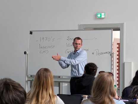 Zu sehen ist Prof. Oskar Broberg