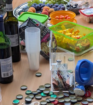 Zu sehen ist das Buffet beim Grillfest