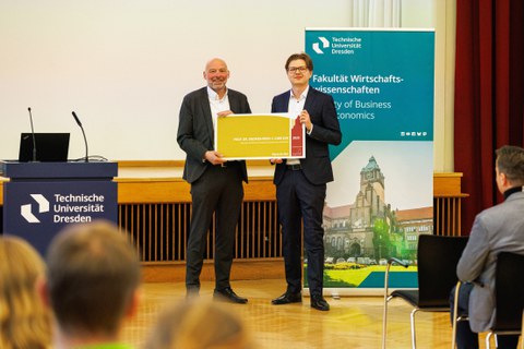 Zu sehen sind Prof. Thum und Aljoscha Bär