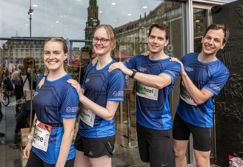 Man sieht das Team von Industrielles Management bei der REWE Team Challenge.