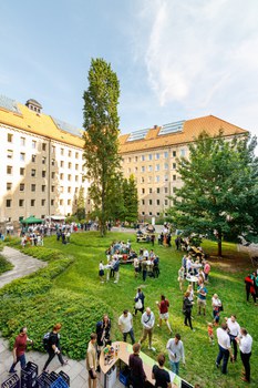 Das Sommerfest von oben betrachtet