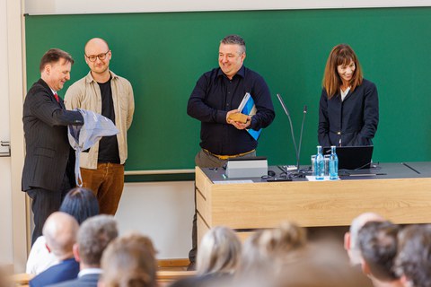 Zu sehen sind Prof. Schefchyk, Dr. Andreas Leibing, Prof. Ciprian Domnisoru und Prof. Dr. Kamila Cygan-Rehm