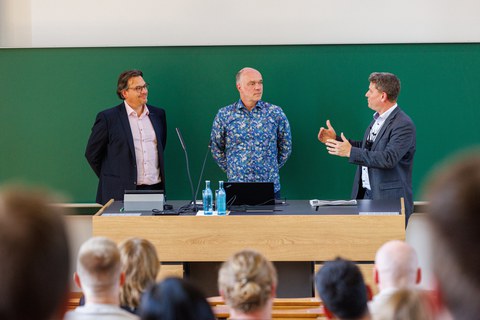 Es sind Prof. Leßmann, Prof. Anders und Prof. Möst zu sehen