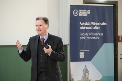 Prof. Dr. Michael Schefczyk