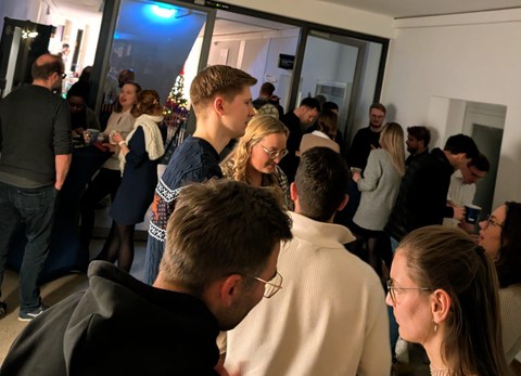 Voller Gang im Hülße Bau