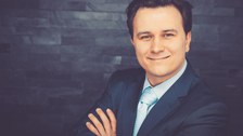 Man sieht Jun.-Prof. Dr. Tristan Becker