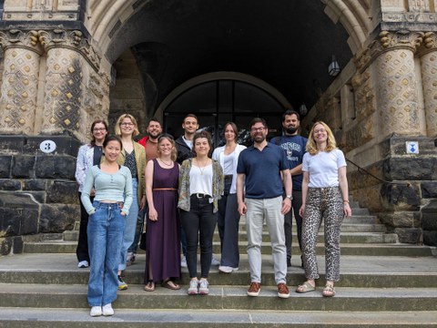 Man sieht ein Gruppenfoto von dem PhD Kurs von Prof. Benjamin Elsner