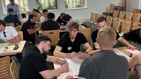 Man sieht Studierende bei einem Workshop
