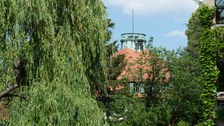 Foto des Rektoratsgebäudes der TU Dresden