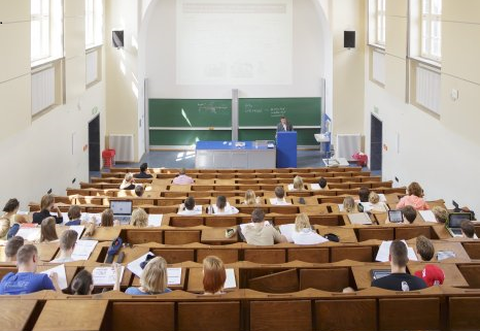 Blick in den Hörsaal SCH A 251