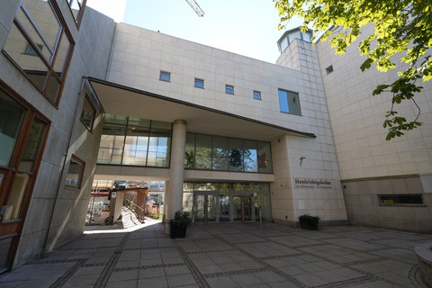 Man sieht die Universität in Göteborg.