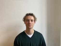 Zu sehen ist ein Bild von Jannis Dietze.