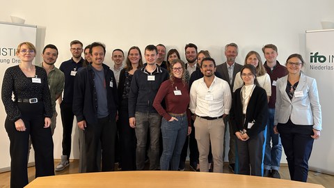 Man sieht die Teilnehmer:innen des LESP Workshop 2025