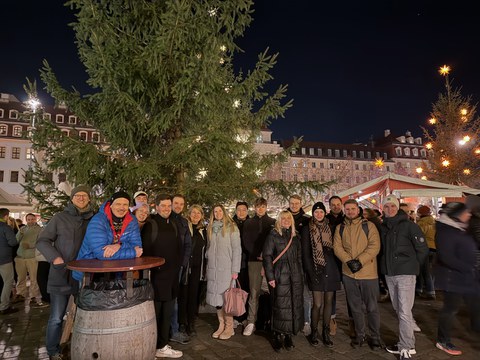Auf diesem Bild sieht man die Teams der Professuren 