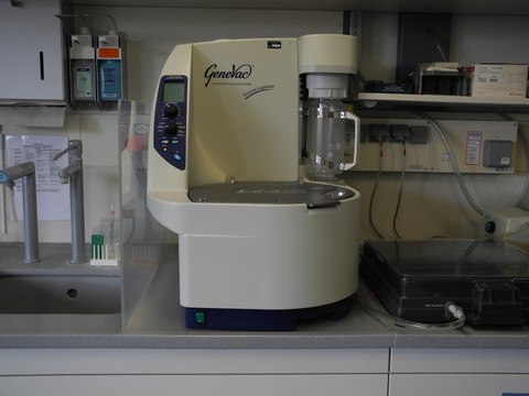 It is a device to evaporate solvents in parallel under vacuum and during centrifugation in parallel from several samples