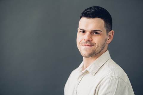 260530_Michail-Apom
