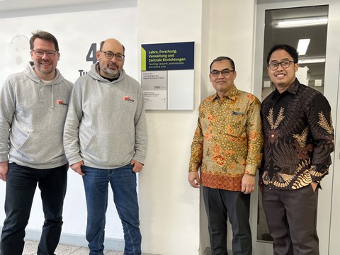Besichtigung CODIP, Prof. Dedi und Oka Ramadhan
