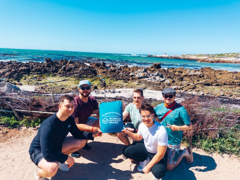 tudierendengruppe aus Dresden am Stony Point in Betty's Bay