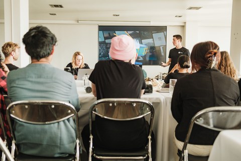 Stockfoto eines Meeting-Szenarios