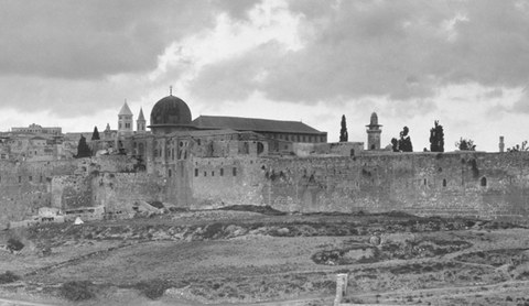 Al-Aksa von Osten gesehen, vor den großen Bereinigungsarbeiten in der ersten Hälfte des 20. Jhs.