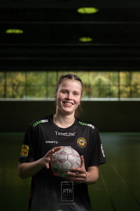 Vanessa Huth, Sportstipendiatin, mit Handball