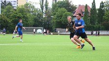 Mehrere Spieler beim Fußball