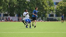 Mehrere Spieler beim Fußball
