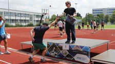 Ehrung der Siegerin beim Sportabzeichen (Leichtathletik)