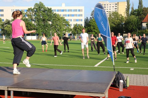 Gruppe von Menschen beim Zumba