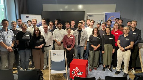 Gruppenfoto der 30 Teilnehmenden
