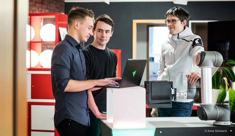 v.l.n.r: Christoph Biering, Christian Piechnick und Jan Falkenberg (Teil des Gründerteams von Wandelbots)