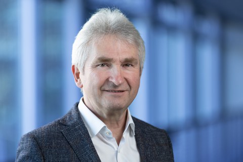 Porträtfoto von Prof. Dr. Andreas Pinkwart