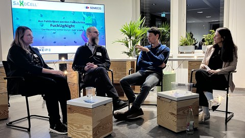 Gesprächsrunde mit 3 Gründer:innen