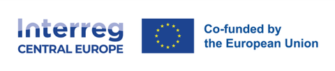 EU-Flagge mit Schriftzug Interreg Central Europe und co-funded by the European Union