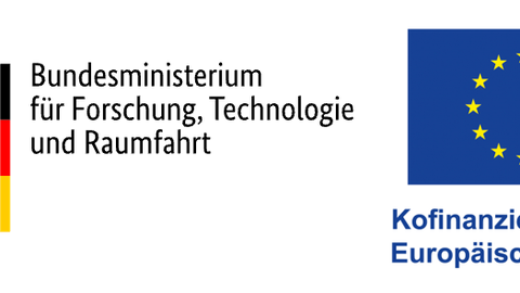 Schriftzug gefördert durch Bundesministerium für Bildung und Forschung und Bundesadler, rechts: EU-Flagge mit Schriftzug kofinanziert durch die Europäische Union
