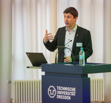 PD Stephan Schlegel bei der Vorstellung der Vision zum geplanten Potentialbereich „Energy Systems“