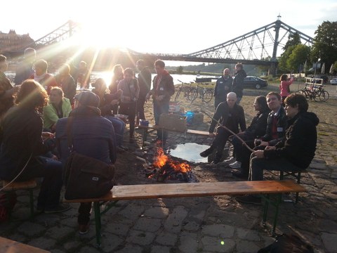 Lagerfeuer am Blauen Wunder