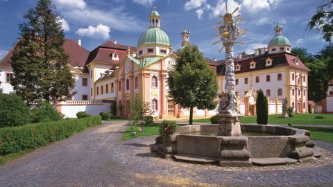 Kloster St. Marienthal, Dreifaltigkeitsbrunnen